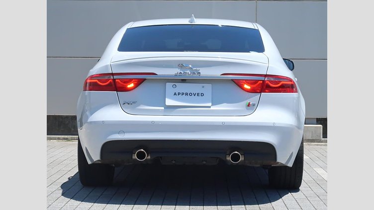2016 認定中古車 Jaguar XF Yulong White ガソリン S