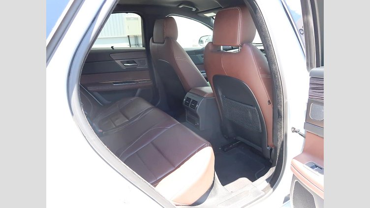 2016 認定中古車 Jaguar XF Yulong White ガソリン S