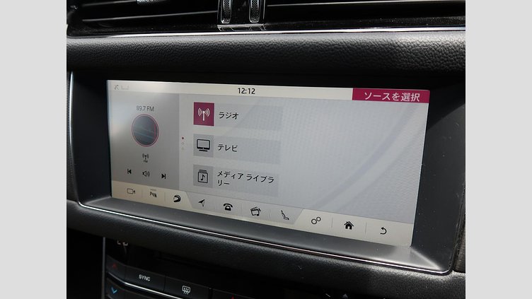 2016 認定中古車 Jaguar XF Yulong White ガソリン S