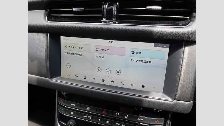 2016 認定中古車 Jaguar XF Yulong White ガソリン S