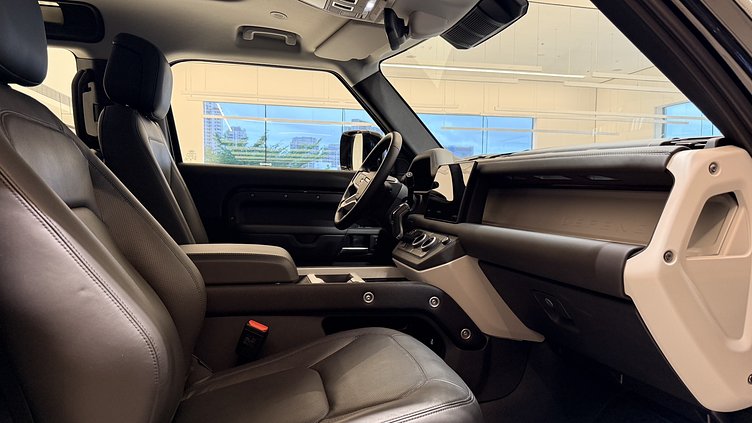 2024 認證中古車 Land Rover Defender 90 Santorini Black 3.0 litre i6D​ S