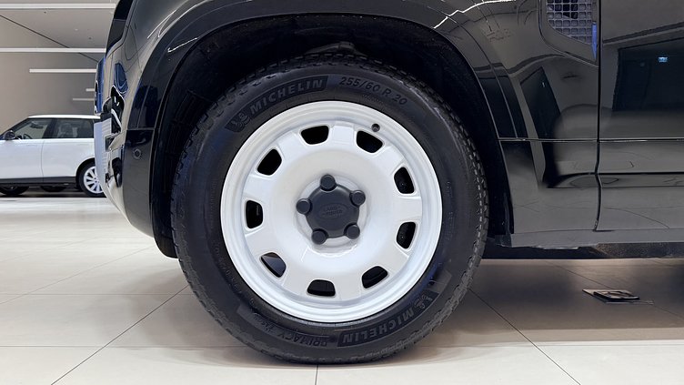2024 認證中古車 Land Rover Defender 90 Santorini Black 3.0 litre i6D​ S