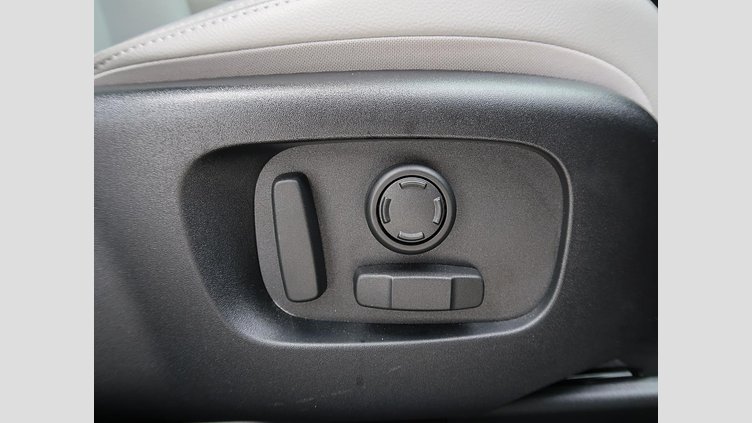 2024 認定中古車 Land Rover Range Rover Velar Carpathian Grey 2.0 litre i4D​ Ｓ Ｄ２００ 