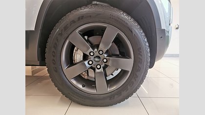 Defender 110 8