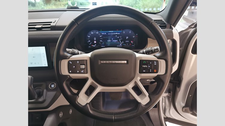 2023 認定中古車 Land Rover Defender 110 ハクバシルバー D300 AWD（AT） S