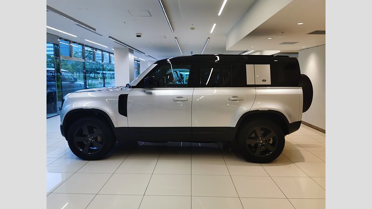 2023 認定中古車 Land Rover Defender 110 ハクバシルバー D300 AWD（AT） S
