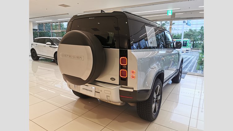 2023 認定中古車 Land Rover Defender 110 ハクバシルバー D300 AWD（AT） S