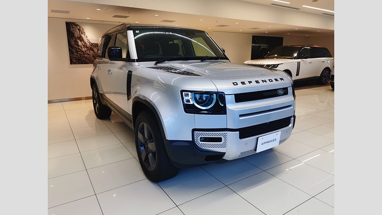 2023 認定中古車 Land Rover Defender 110 ハクバシルバー D300 AWD（AT） S