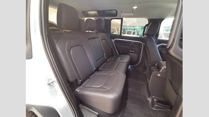 Defender 110 4