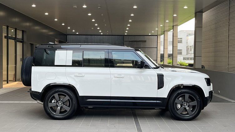 2025 認證中古車 Land Rover Defender 110 (1AA) 富士山白 Fuji White D300  輕油電混合 X-Dynamic HSE