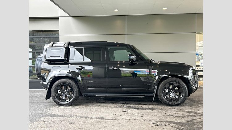 2025 認定中古車 Land Rover Defender 110 サントリーニブラック D350 ディーゼルマイルドハイブリッド X-Dynamic SE
