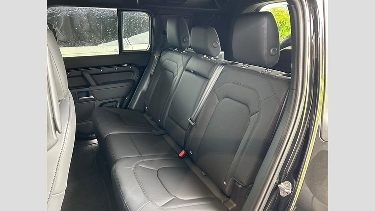 2025 認定中古車 Land Rover Defender 110 サントリーニブラック D350 ディーゼルマイルドハイブリッド X-Dynamic SE