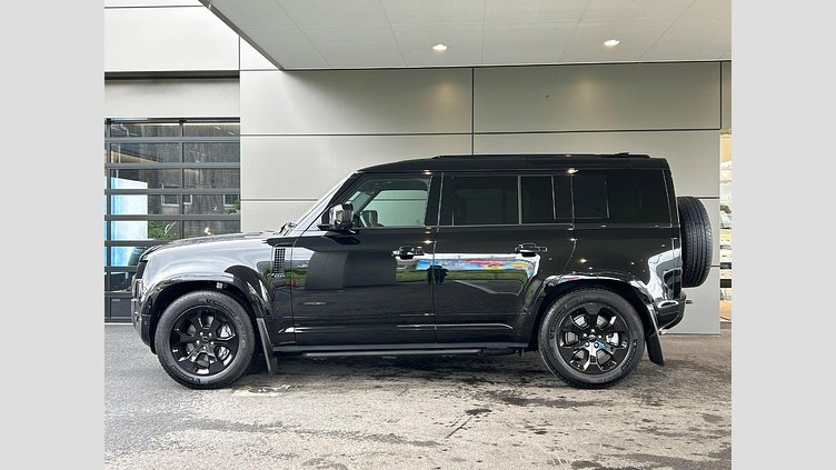 2025 認定中古車 Land Rover Defender 110 サントリーニブラック D350 ディーゼルマイルドハイブリッド X-Dynamic SE