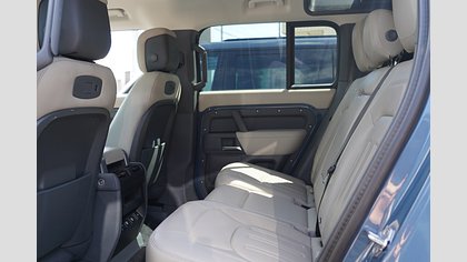 Defender 110 6