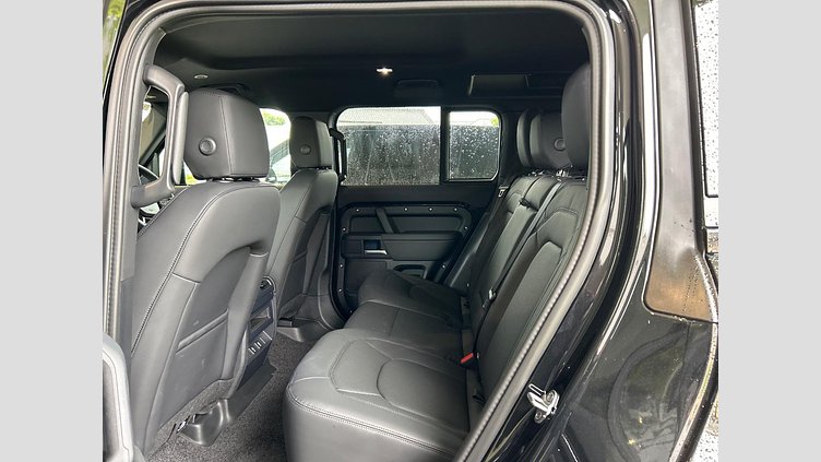 2025 認定中古車 Land Rover Defender 110 サントリーニブラック D350 ディーゼルマイルドハイブリッド X-Dynamic SE