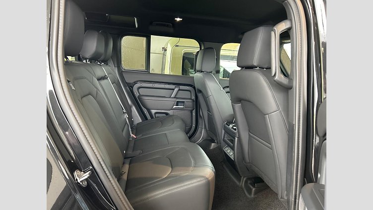 2025 認定中古車 Land Rover Defender 110 サントリーニブラック D350 ディーゼルマイルドハイブリッド X-Dynamic SE