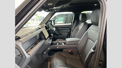 Defender 110 5