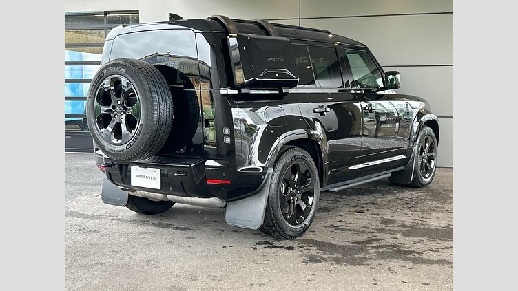 2025 認定中古車 Land Rover Defender 110 サントリーニブラック D350 ディーゼルマイルドハイブリッド X-Dynamic SE