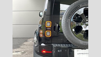 Defender 110 51