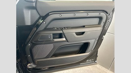 Defender 110 39