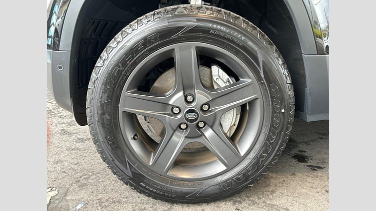 2024 認定中古車 Land Rover Defender 110 サントリーニブラック D300 AWD（AT） S