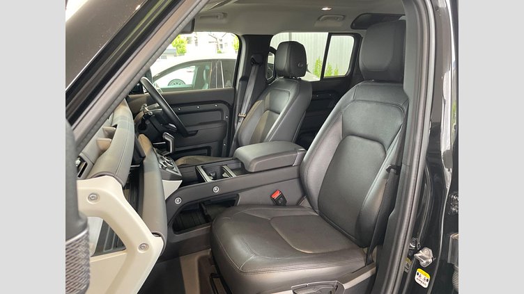 2024 認定中古車 Land Rover Defender 110 サントリーニブラック D300 AWD（AT） S