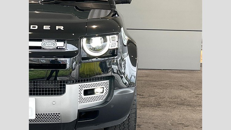 2024 認定中古車 Land Rover Defender 110 サントリーニブラック D300 AWD（AT） S