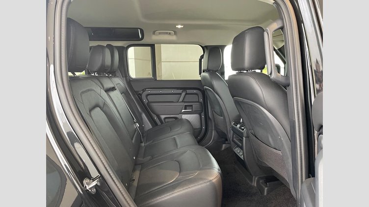 2024 認定中古車 Land Rover Defender 110 サントリーニブラック D300 AWD（AT） S