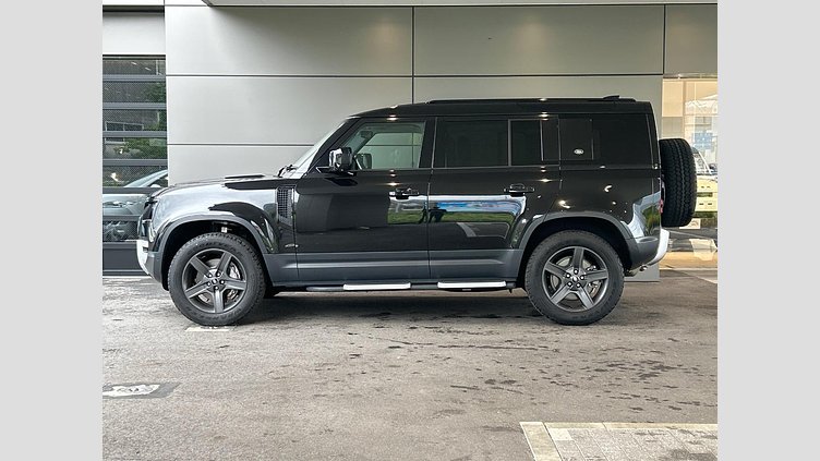 2024 認定中古車 Land Rover Defender 110 サントリーニブラック D300 AWD（AT） S