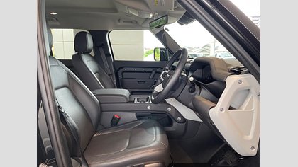 Defender 110 19