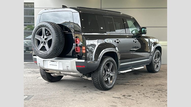 2024 認定中古車 Land Rover Defender 110 サントリーニブラック D300 AWD（AT） S