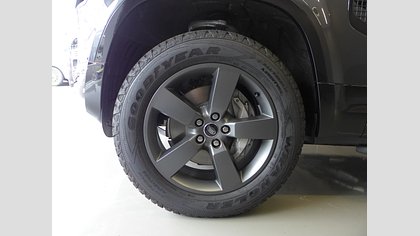 Defender 110 8