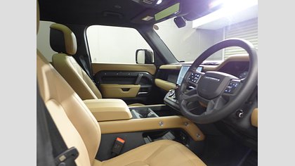 Defender 110 23