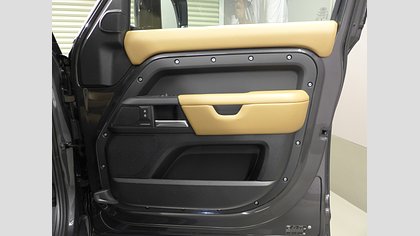 Defender 110 18