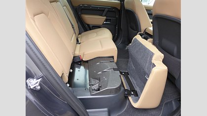 Defender 110 69