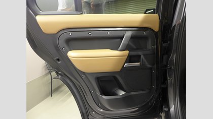 Defender 110 33