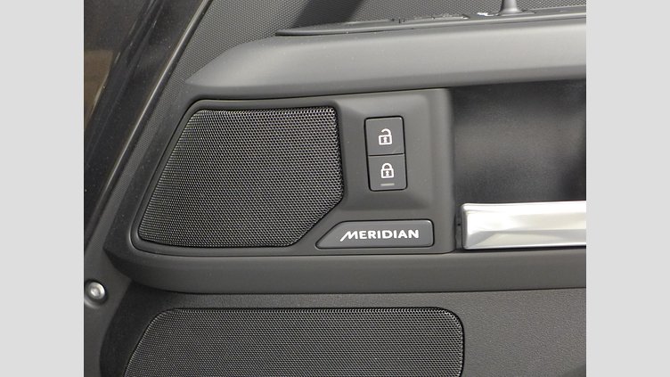 2025 認定中古車 Land Rover Defender 110 カルパチアングレイ D350 ディーゼルマイルドハイブリッド X-Dynamic HSE
