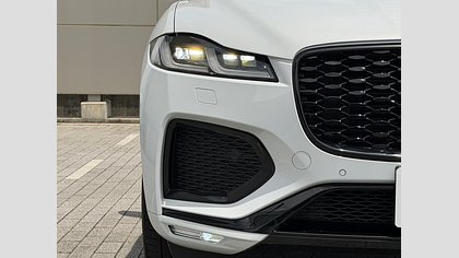 F-Pace 71