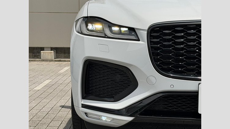 2018 認定中古車 Jaguar F-Pace Yulong White 2.0 litre i4D Diesel R-スポーツ