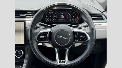 F-Pace 66