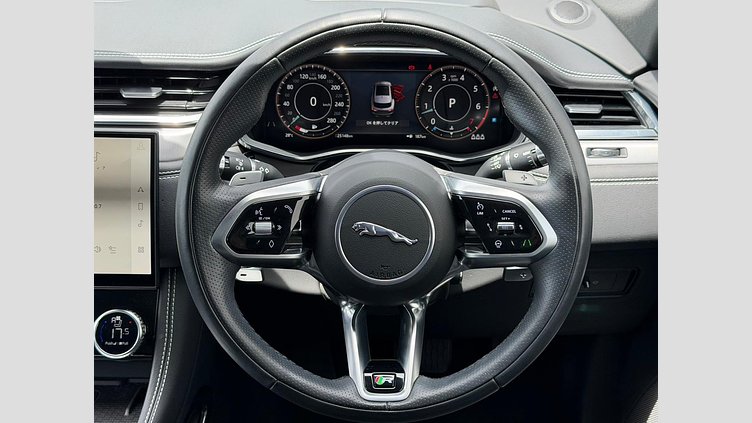2018 認定中古車 Jaguar F-Pace Yulong White 2.0 litre i4D Diesel R-スポーツ