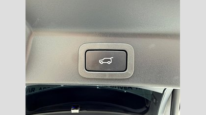 F-Pace 7