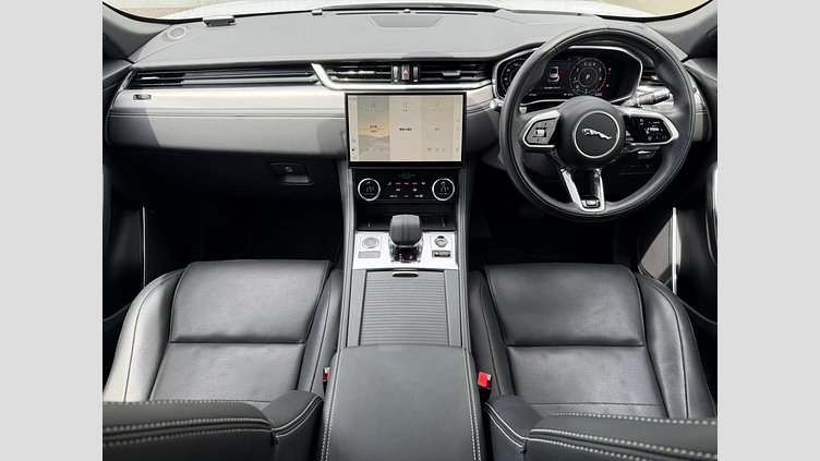 2018 認定中古車 Jaguar F-Pace Yulong White 2.0 litre i4D Diesel R-スポーツ