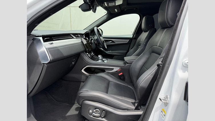 2018 認定中古車 Jaguar F-Pace Yulong White 2.0 litre i4D Diesel R-スポーツ