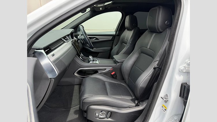 2018 認定中古車 Jaguar F-Pace Yulong White 2.0 litre i4D Diesel R-スポーツ
