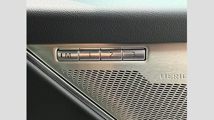 F-Pace 10