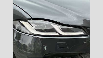 F-Pace 8