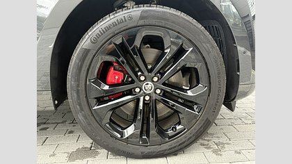 F-Pace 9