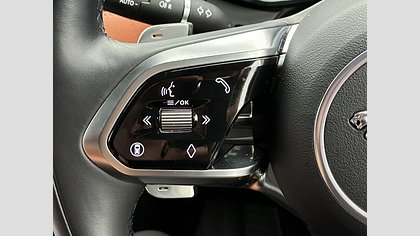 F-Pace 32