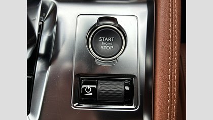 F-Pace 49